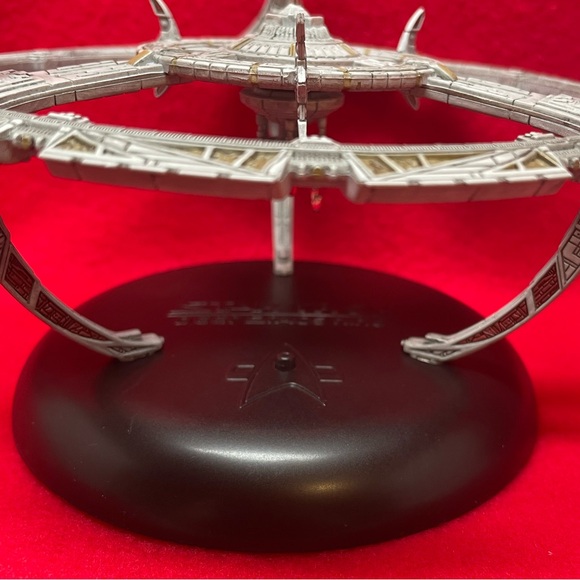 Star Trek Deep Space Nine Space Station Hallmark Ornament - Picture 6 of 15